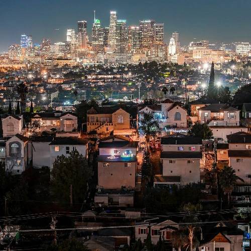 اون کیه که تا یه ثانیه میخندی جونش واست در میره